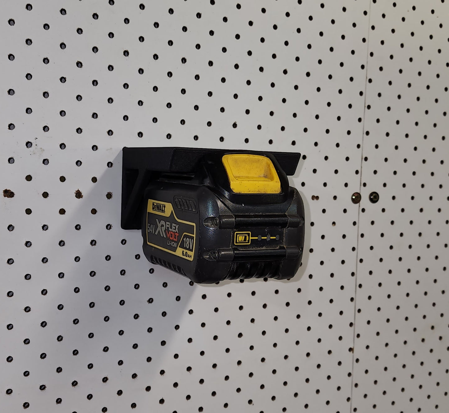 3D Printed Dewalt Battery Wall Mount Holder (Large - Flat)